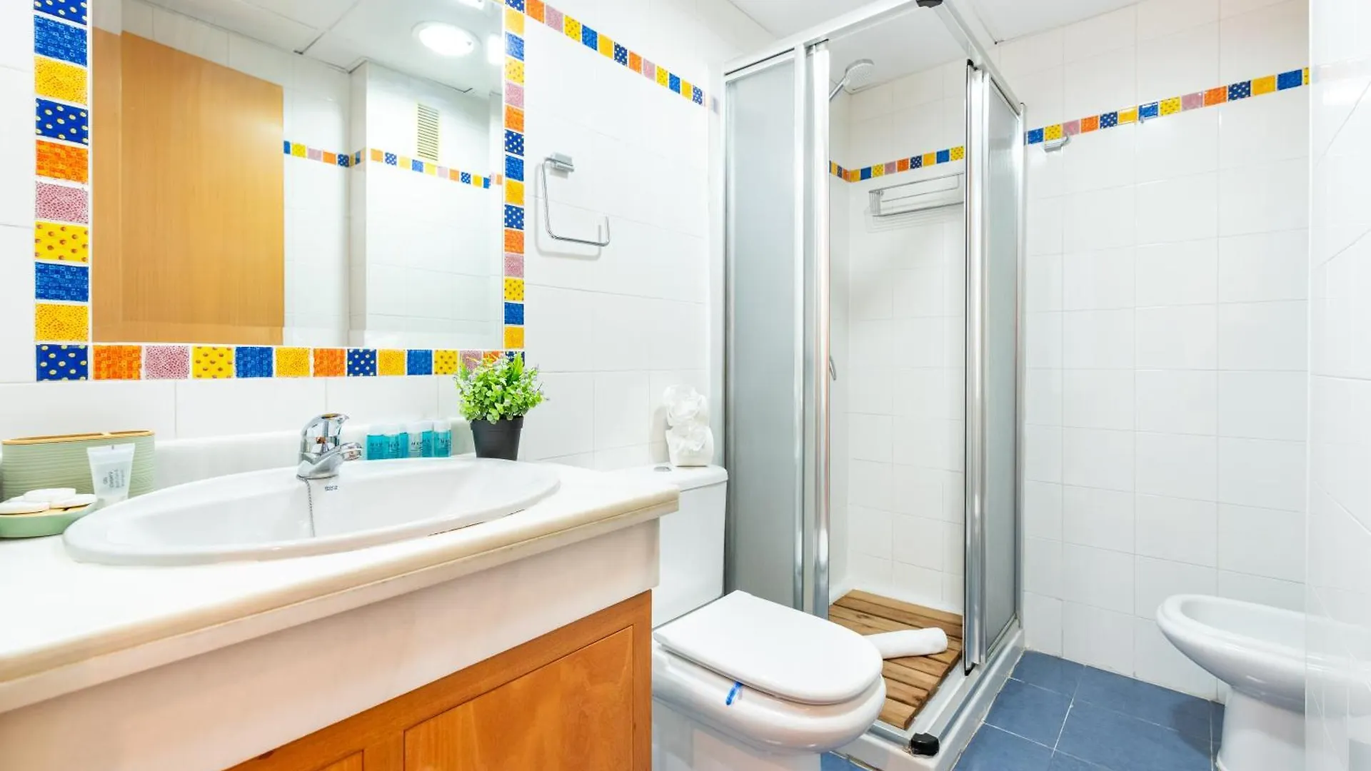 Wintowinrentals Quiet Apartment, Good Location, Free Parking Màlaga
